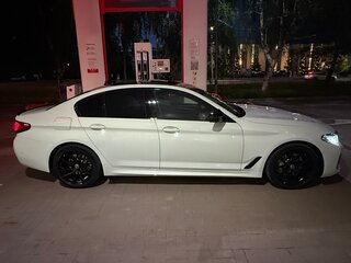 2022 BMW 5 серии 530e VII (G30/G31/G38) Рестайлинг, белый, 4500000 рублей, вид 5