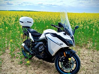 CFMoto 400GT