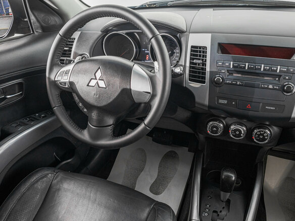 2011 Mitsubishi Outlander II Рестайлинг, коричневый - вид 15