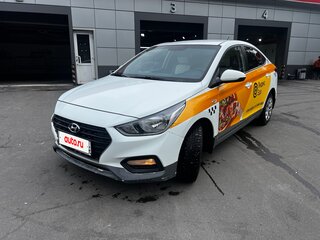 2017 Hyundai Solaris II, белый, 808000 рублей, вид 2