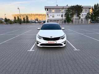 2018 Kia Optima IV Рестайлинг, белый, 2550000 рублей, вид 2
