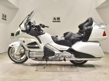 2014 Honda GL 1800 Gold Wing, белый, 1550000 рублей, вид 3