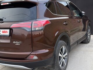2017 Toyota RAV4 IV (XA40) Рестайлинг, коричневый, 2690000 рублей, вид 2