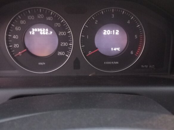 2010 Volvo XC60 I, белый, 1300000 рублей - вид 7