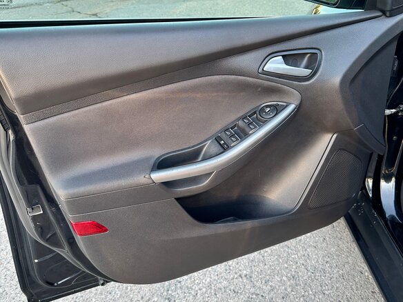 2011 Ford Focus III, чёрный, 900000 рублей - вид 24