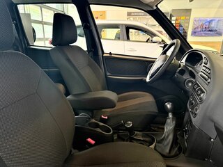2026 Lada (ВАЗ) Niva Travel I Рестайлинг, чёрный, 1598000 рублей, вид 4