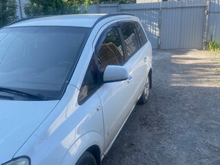 2010 Opel Zafira B Рестайлинг, белый, 450000 рублей, вид 2