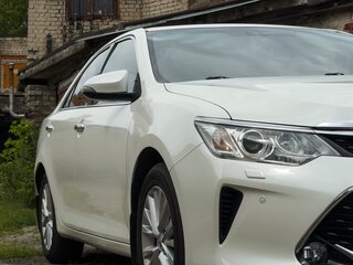2015 Toyota Camry VII (XV50) Рестайлинг, белый, 1950000 рублей, вид 3
