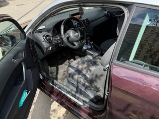 2011 Audi A1 I (8X), красный, 900000 рублей, вид 4