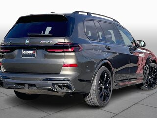 2026 BMW X7 M60i I (G07) Рестайлинг, серый, 15821288 рублей, вид 4