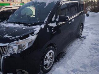 2014 Toyota Esquire I, красный, 2000000 рублей, вид 1