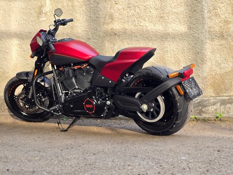 2019 Harley-Davidson FXDR 114, красный, 2000000 рублей, вид 3