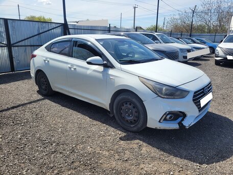 2017 Hyundai Solaris II, белый, 686000 рублей, вид 1