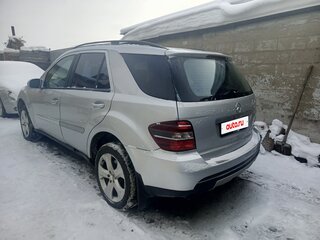 2005 Mercedes-Benz M-Класс 350 II (W164), серебристый, 900000 рублей, вид 5