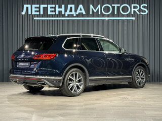 2020 Volkswagen Touareg III, синий, 4950000 рублей, вид 4