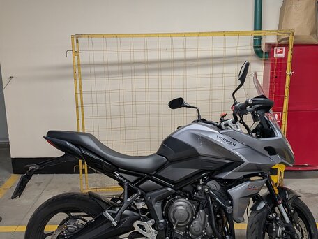 2022 Triumph Tiger Sport 660, серебристый, 840000 рублей, вид 2