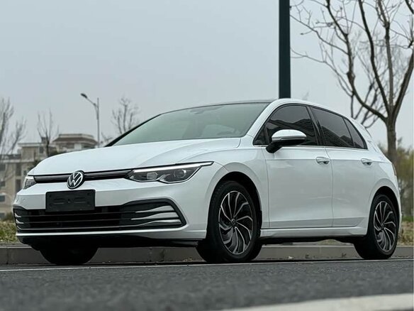 2022 Volkswagen Golf VIII, белый