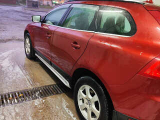 2010 Volvo XC60 I, красный, 1300000 рублей, вид 4