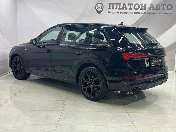 2025 Audi Q7 45 TFSI II (4M) Рестайлинг 2, чёрный - вид 6