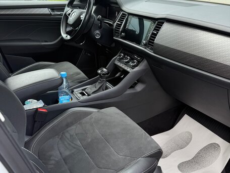 2022 Skoda Kodiaq I Рестайлинг, белый, 3230000 рублей, вид 5