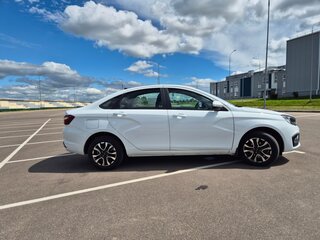 2024 Lada (ВАЗ) Vesta I Рестайлинг (NG), белый, 1300000 рублей, вид 4