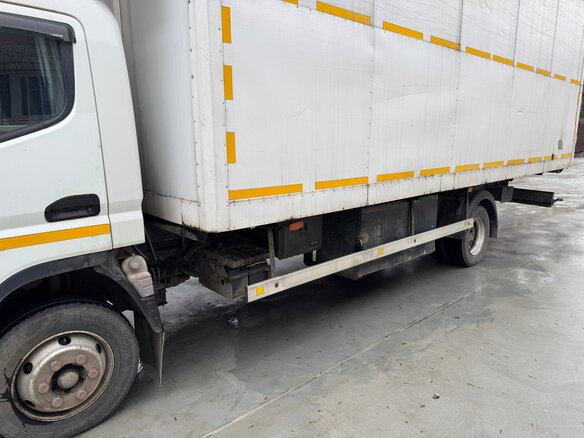 2017 Fuso (Mitsubishi) Canter, белый, 3000000 рублей - вид 1