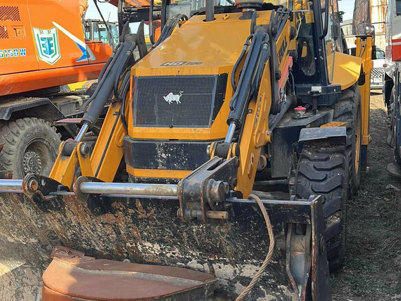 2022 Bull HD100, оранжевый, 3165400 рублей