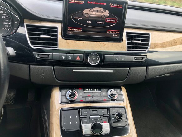 2010 Audi A8 Long III (D4), синий, 1650000 рублей - вид 11
