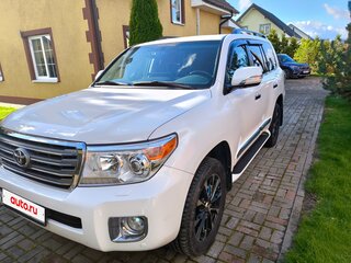 2012 Toyota Land Cruiser 200 Series Рестайлинг 1, белый, 3920000 рублей, вид 1