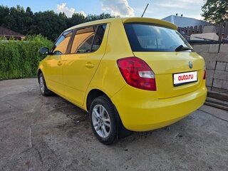 2012 Skoda Fabia II Рестайлинг, жёлтый, 650000 рублей, вид 4