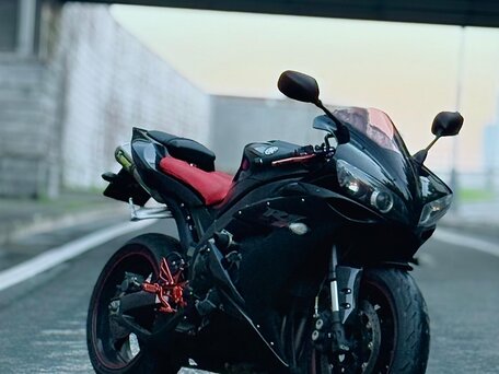 2005 Yamaha YZF-R1, чёрный, 730000 рублей, вид 1