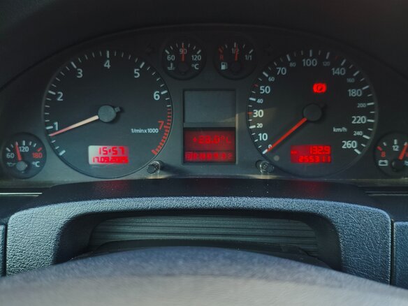 2000 Audi A6 II (C5), серебристый, 700000 рублей - вид 7