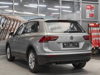 2019 Volkswagen Tiguan II, серый, 2049000 рублей, вид 4
