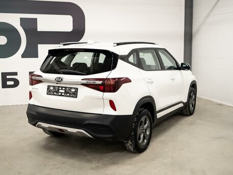 2020 Kia Seltos I, белый, 2820000 рублей, вид 4