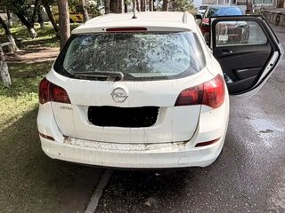 2012 Opel Astra J Рестайлинг, белый, 800000 рублей, вид 3