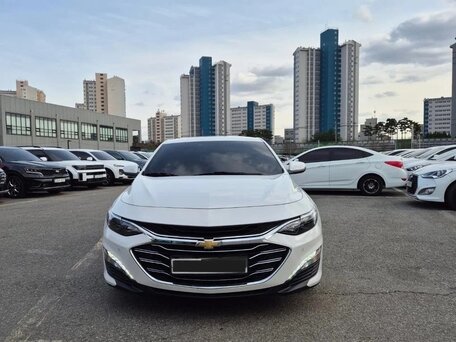 2022 Chevrolet Malibu IX Рестайлинг, белый, 1519000 рублей, вид 2