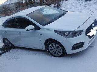 2019 Hyundai Solaris II, белый, 1200000 рублей, вид 3