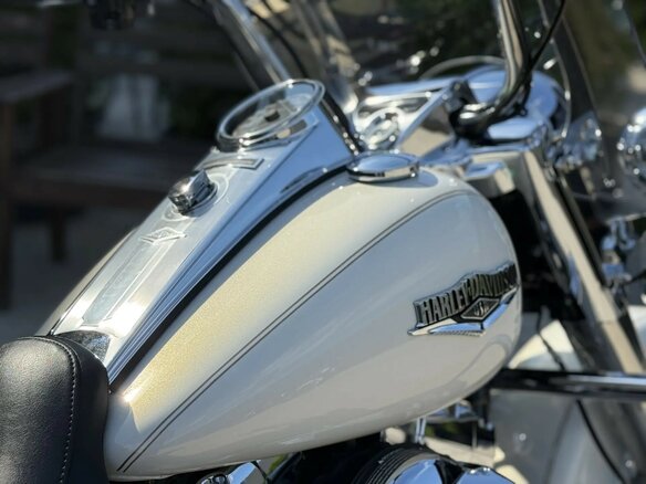 2014 Harley-Davidson Road King, белый, 2000000 рублей - вид 14