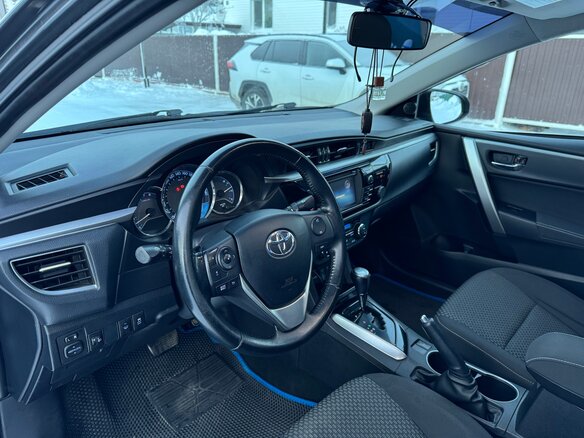 2014 Toyota Corolla XI (E160, E170, E180), серый, 1450000 рублей - вид 8