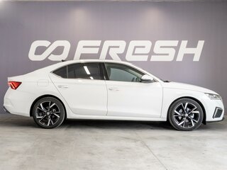 2022 Skoda Octavia IV (A8), белый, 2520000 рублей, вид 5