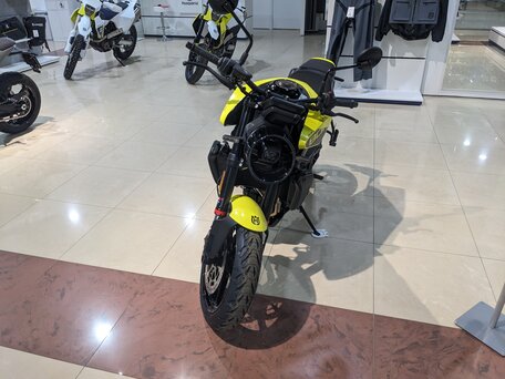 2025 Husqvarna Vitpilen 801, жёлтый, 1250000 рублей, вид 3