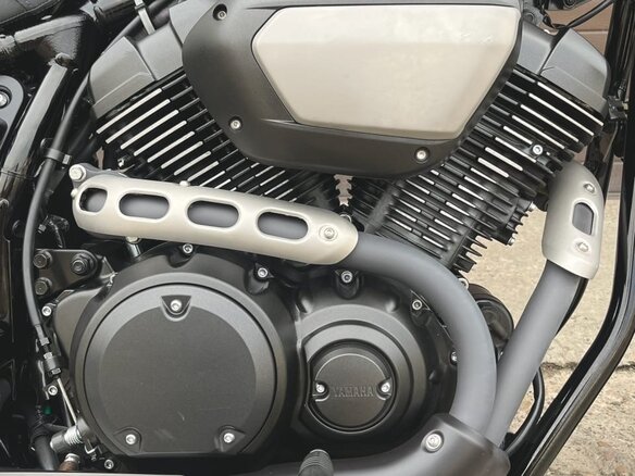 2023 Yamaha XV950 Bolt, серый, 910000 рублей - вид 4
