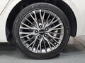 2022 Kia K3 II Рестайлинг, белый, 2000000 рублей - вид 5