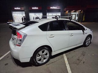 2010 Toyota Prius III (XW30), белый, 1150000 рублей, вид 4