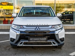 2019 Mitsubishi Outlander III Рестайлинг 3, белый, 1948000 рублей, вид 2