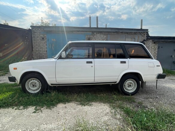 1999 Lada (ВАЗ) 2104 4-speed, белый, 280000 рублей - вид 2