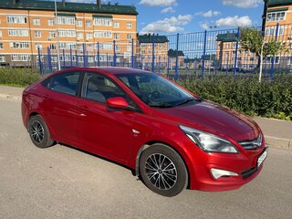 2015 Hyundai Solaris I Рестайлинг, красный, 980000 рублей, вид 3