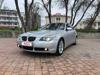 2004 BMW 5 серии 520i V (E60/E61), серебристый, 920000 рублей, вид 1