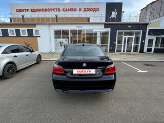 2004 BMW 5 серии 530i V (E60/E61), чёрный, 1550000 рублей, вид 4
