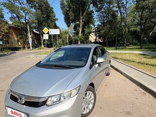 2012 Honda Civic IX, серебристый, 1350000 рублей, вид 3